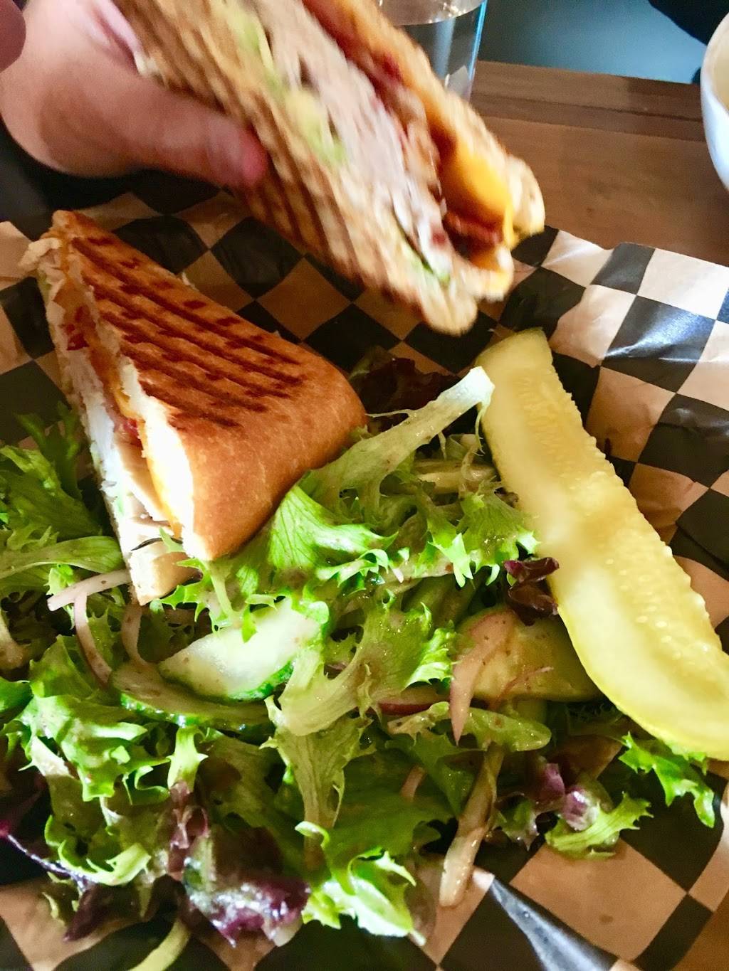 Lolas Cafe New Paltz | restaurant | 1520, 49 Main St, New Paltz, NY 12561, USA | 8452556555 OR +1 845-255-6555