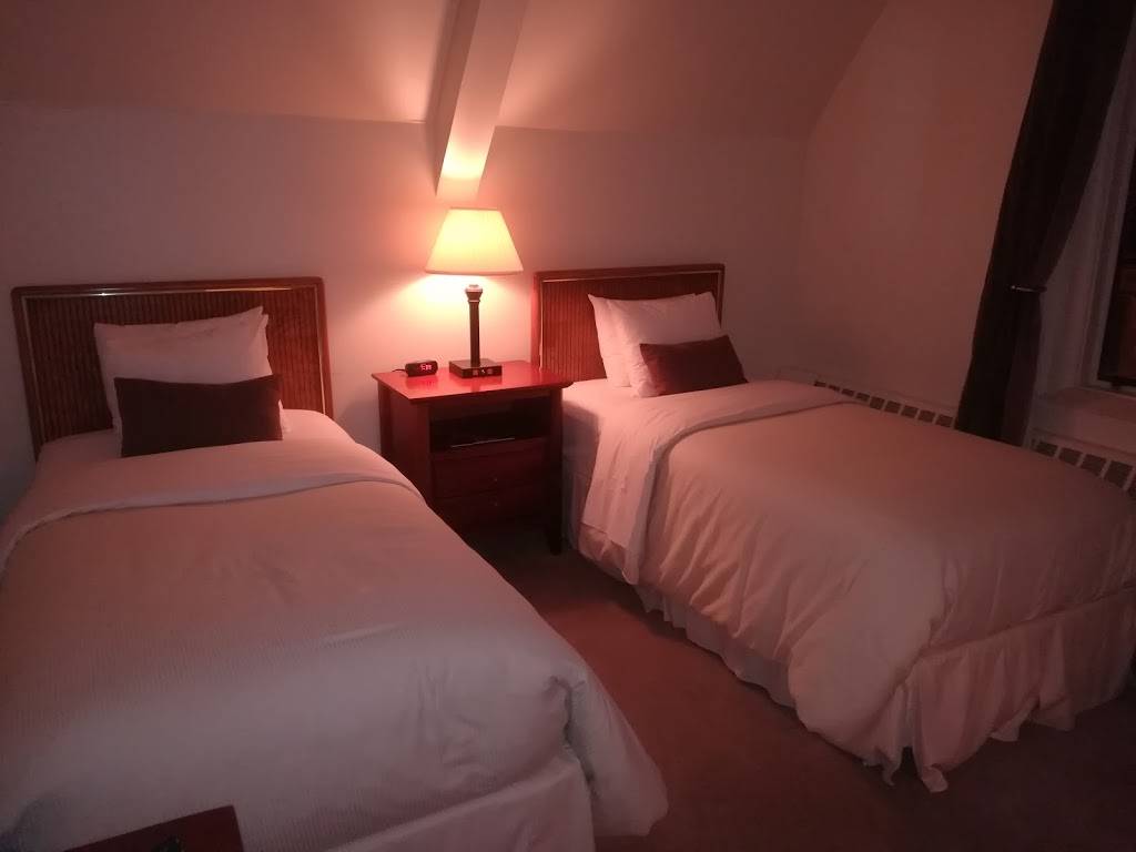 Quadrangle Club | night club | 1155 E 57th St, Chicago, IL 60637, USA | 7737022550 OR +1 773-702-2550