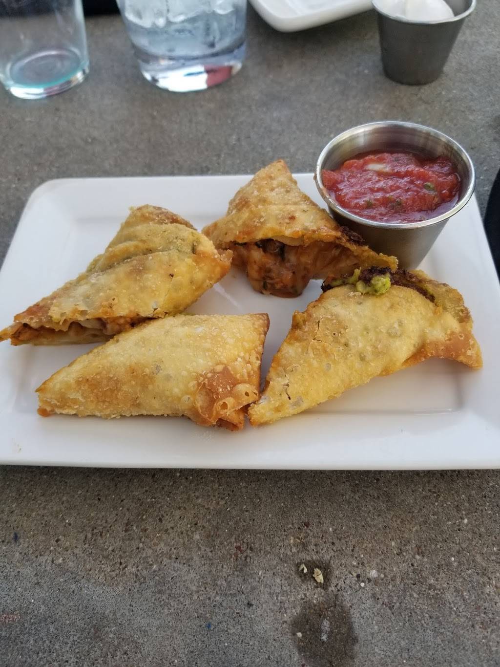 Houlihans | restaurant | Garland Houlihan’s, 660 Town Center Blvd, Garland, TX 75040, USA | 9725307804 OR +1 972-530-7804