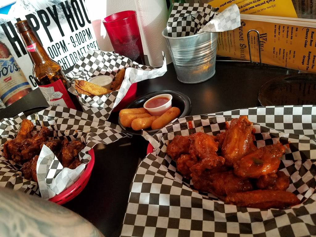 Wild Wings n Things | restaurant | 6504 S Academy Blvd, Colorado Springs, CO 80906, USA | 7195766400 OR +1 719-576-6400