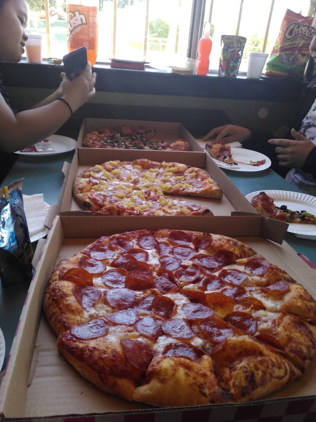 Walkers Pizza & Deli | restaurant | 4939 E Washington St, Stockton, CA 95215, USA | 2094658955 OR +1 209-465-8955