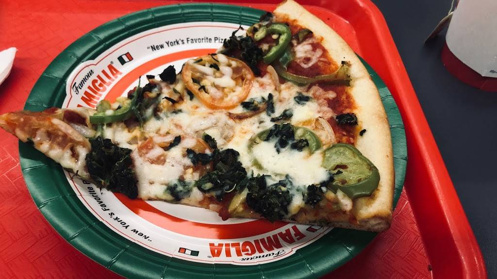 Famous Famiglia | restaurant | 3 Brewster Rd, Newark, NJ 07114, USA | 9736240259 OR +1 973-624-0259