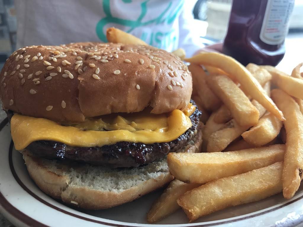 Connors Family Dining | restaurant | 15356 Haggerty Rd, Northville, MI 48111, USA | 7344201141 OR +1 734-420-1141