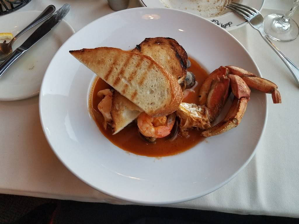 Saltys on the Columbia | restaurant | 3839 NE Marine Dr, Portland, OR 97211, USA | 5032884444 OR +1 503-288-4444