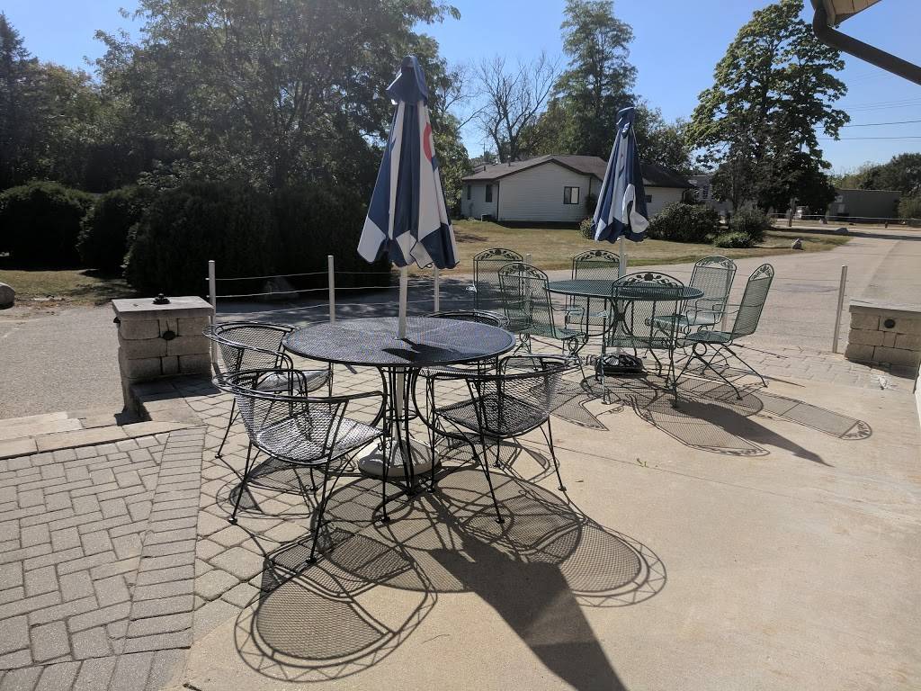 Lucys Cafe | restaurant | 132 N Main St, North Prairie, WI 53153, USA | 2623924084 OR +1 262-392-4084