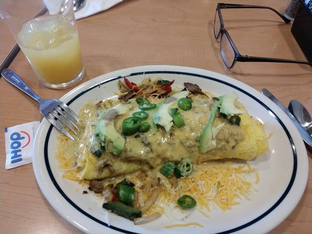 IHOP | restaurant | 515 S Ridge Cir, Wichita, KS 67209, USA | 3167730077 OR +1 316-773-0077