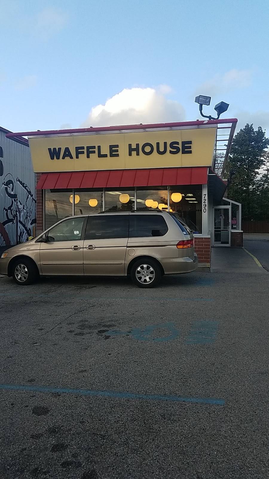 Waffle House | meal takeaway | 7290 Pendleton Pike, Lawrence, IN 46226, USA | 3175496961 OR +1 317-549-6961
