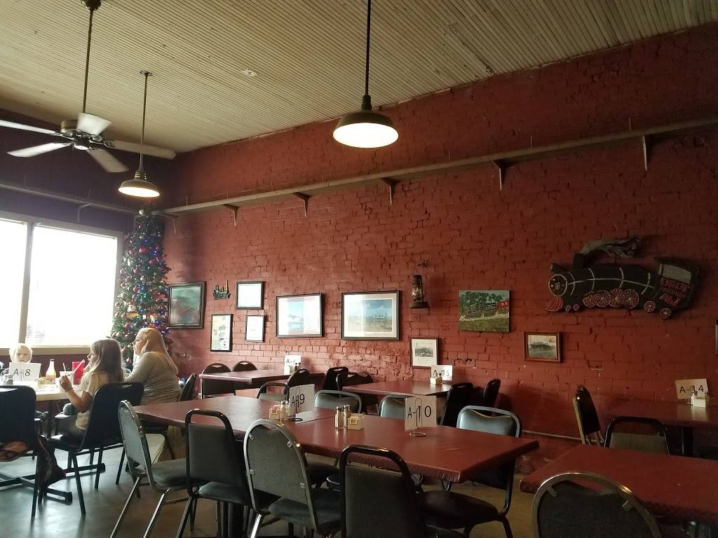 Depot Junction Cafe | restaurant | 108 Depot St, Watertown, TN 37184, USA | 6152373976 OR +1 615-237-3976