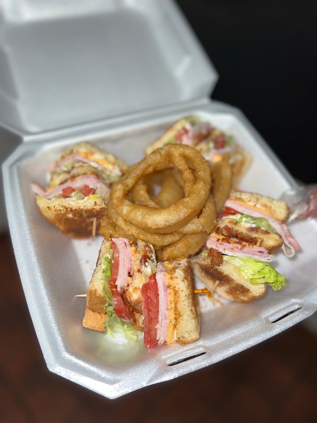 The Bank: Inspired by Lucy and Linda | restaurant | 401 S Main St, Emporia, VA 23847, USA | 4348296550 OR +1 434-829-6550