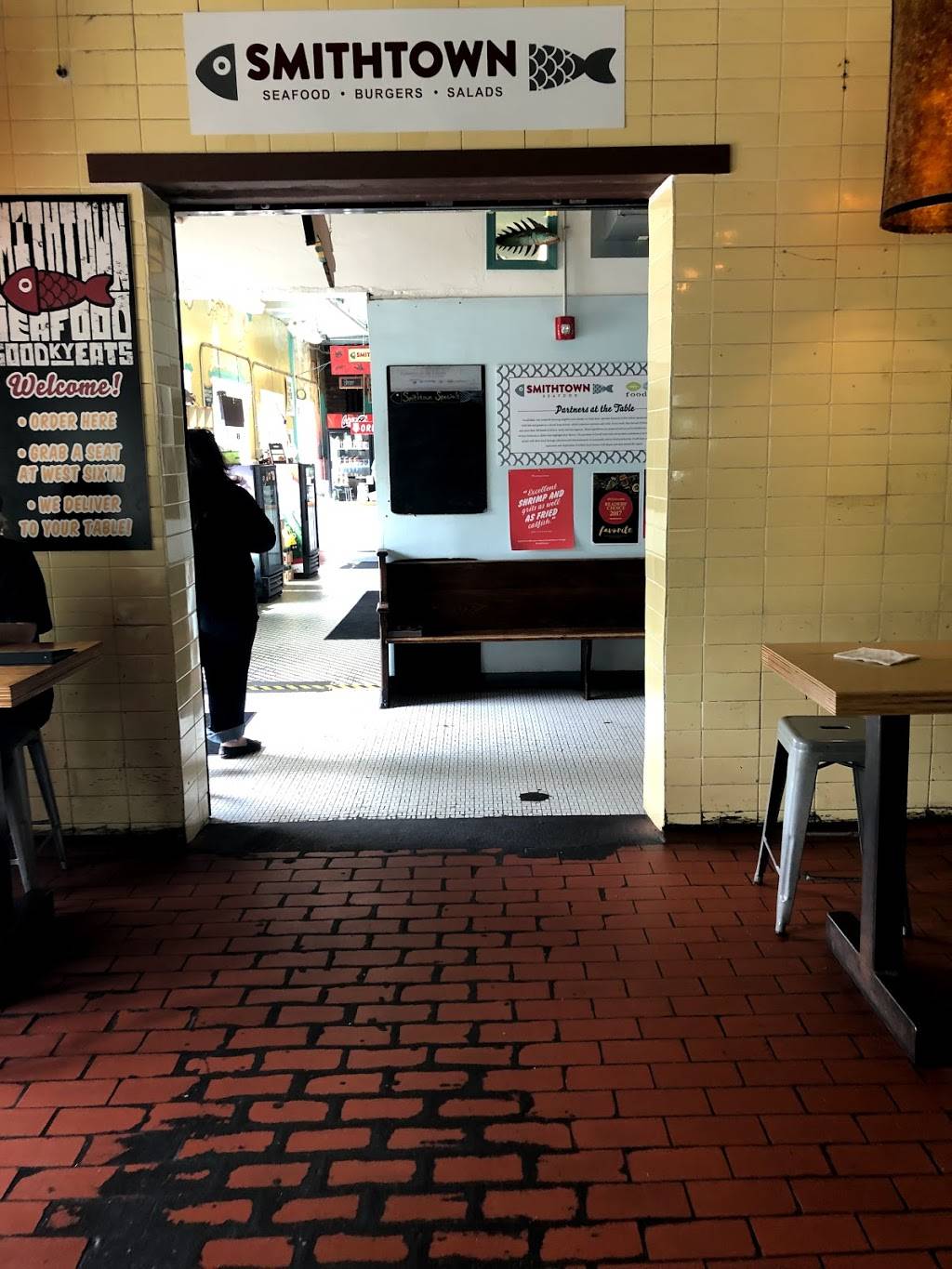 Smithtown Seafood | restaurant | 501 W 6th St, Lexington, KY 40508, USA | 8593034100 OR +1 859-303-4100