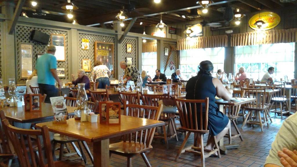 Cracker Barrel Old Country Store | restaurant | 2550 Peters Rd, Fort Pierce, FL 34945, USA | 7725959393 OR +1 772-595-9393