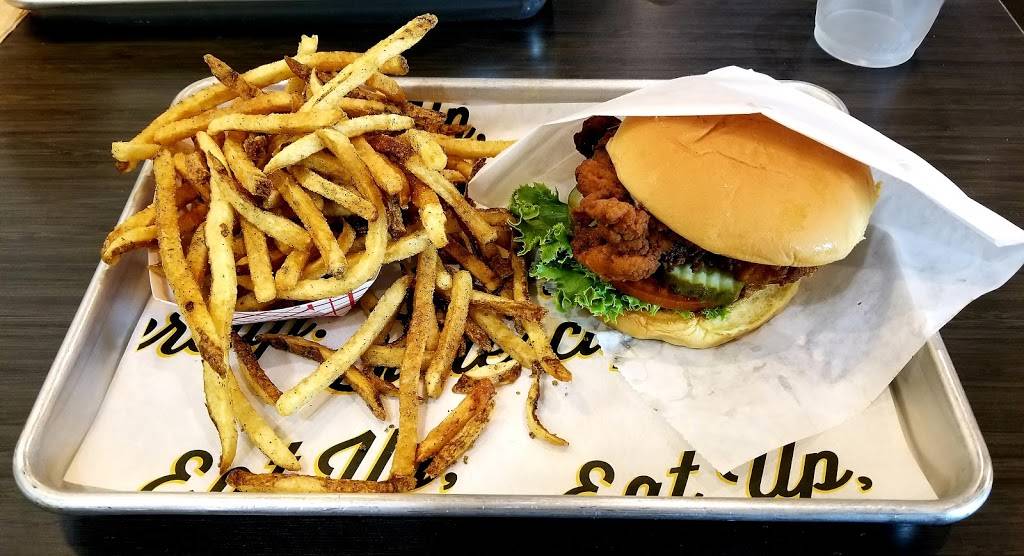 Super Chix | restaurant | 1217 8th Ave Ste 115, Fort Worth, TX 76104, USA | 6823126284 OR +1 682-312-6284