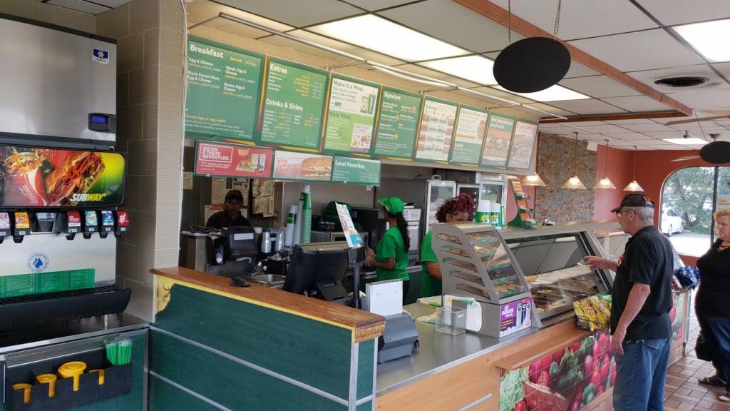 Subway | restaurant | 9350 Telegraph Rd, Redford Charter Twp, MI 48239, USA | 3133879244 OR +1 313-387-9244