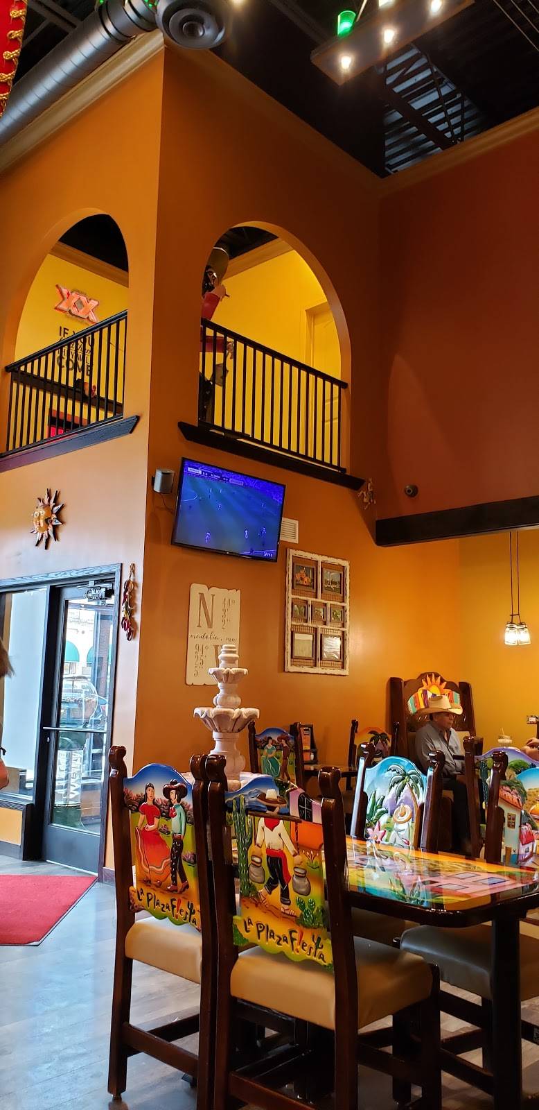 La Plaza F!esta | restaurant | 15 W Main St, Madelia, MN 56062, USA | 5076428624 OR +1 507-642-8624