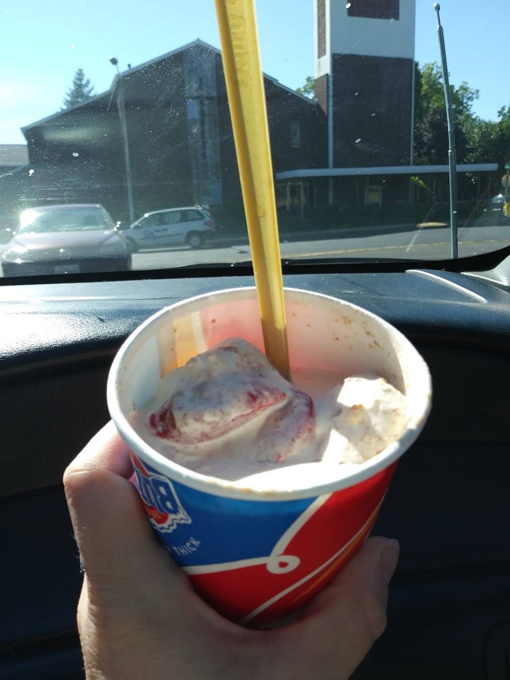 Dairy Queen | restaurant | 2707 N, Main St, Vancouver, WA 98663, USA | 3606957281 OR +1 360-695-7281