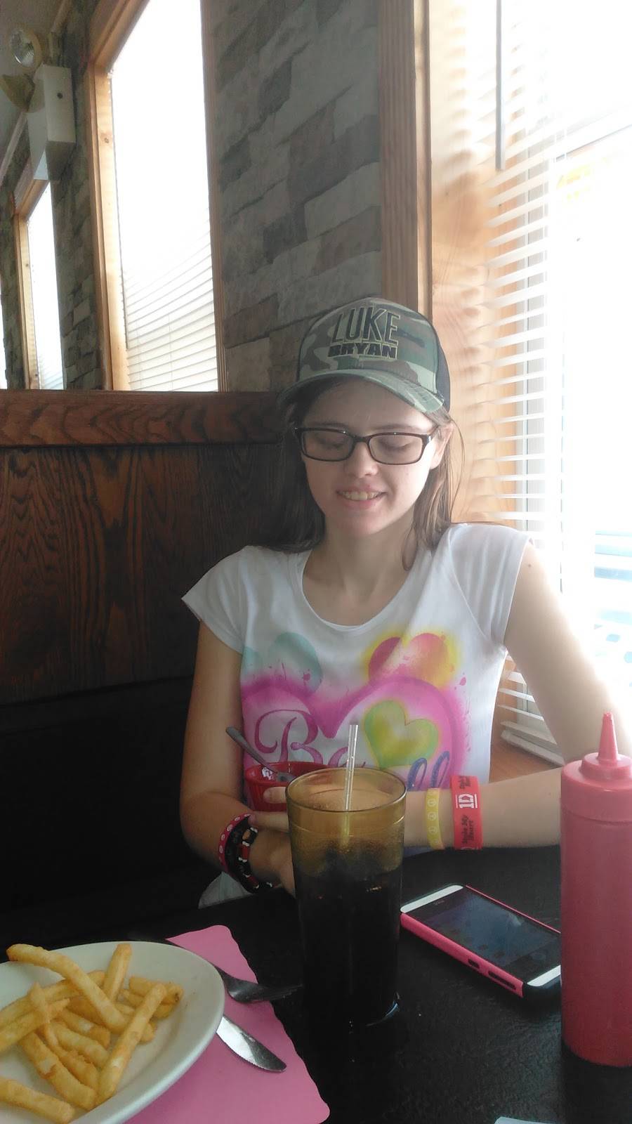 The Pepper Tree | restaurant | 2061 US-522, Selinsgrove, PA 17870, USA | 5703747211 OR +1 570-374-7211