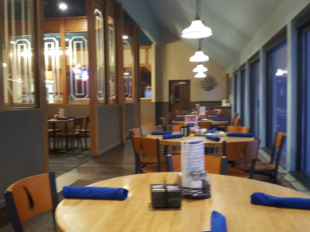 Barkers Waterfront Grille | restaurant | 300 Marina Dr, Superior, WI 54880, USA | 7153927152 OR +1 715-392-7152