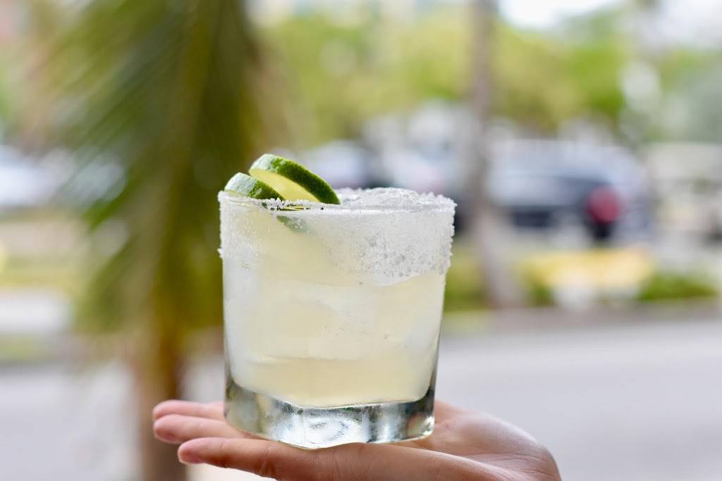 South Pointe Tavern | restaurant | 40 South Pointe Dr #109, Miami Beach, FL 33139, USA | 3057638368 OR +1 305-763-8368