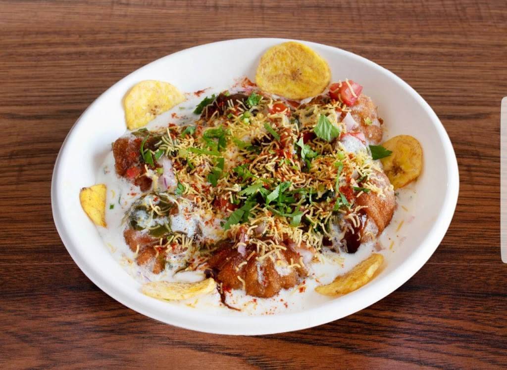 Momo Crave | restaurant | 38-07 69th St, Woodside, NY 11377, USA | 7182551714 OR +1 718-255-1714