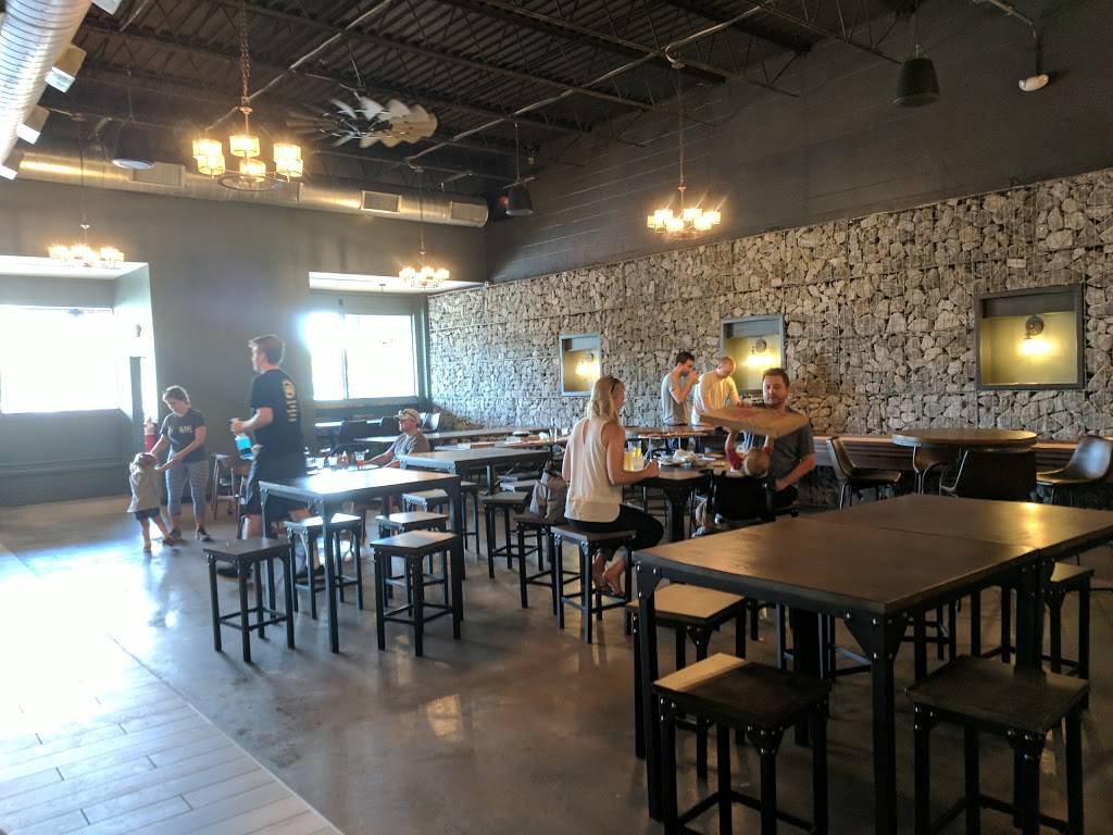 16 Lots Brewing Company | restaurant | 753 Reading Rd, Mason, OH 45040, USA | 5134863672 OR +1 513-486-3672