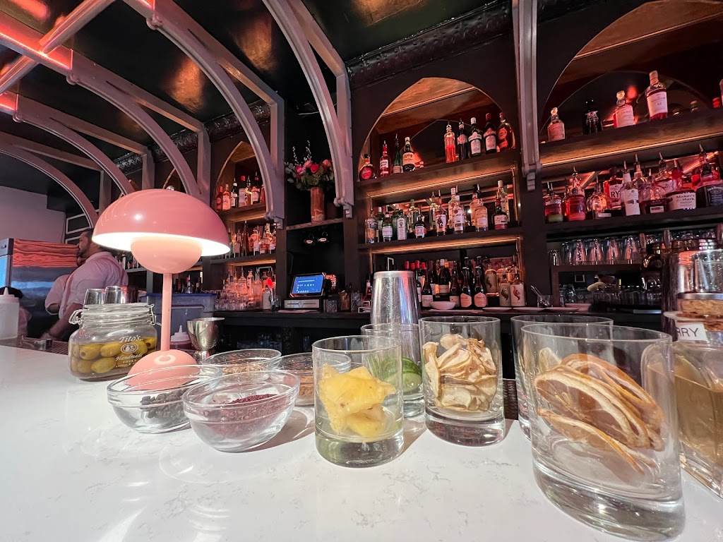 No Way Rosé | restaurant | 31 E Cross St, Baltimore, MD 21230, USA | 4434386780 OR +1 443-438-6780