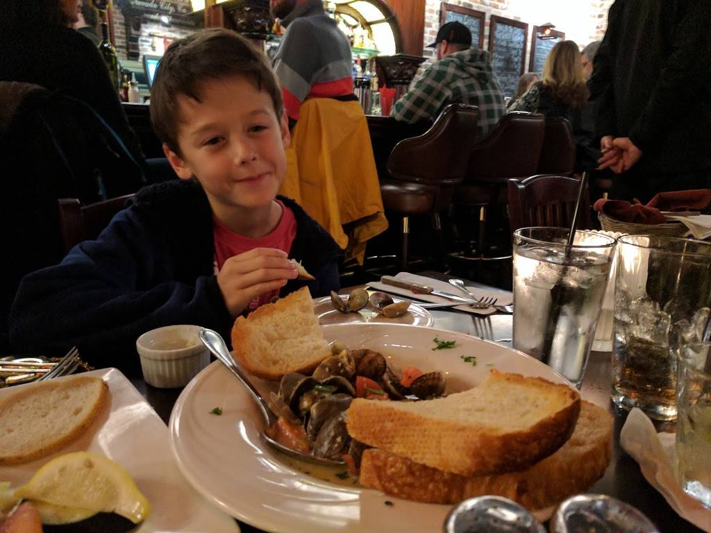 Friar Tucks Restaurant & Bar | restaurant | 111 N Pine St, Nevada City, CA 95959, USA | 5302659093 OR +1 530-265-9093