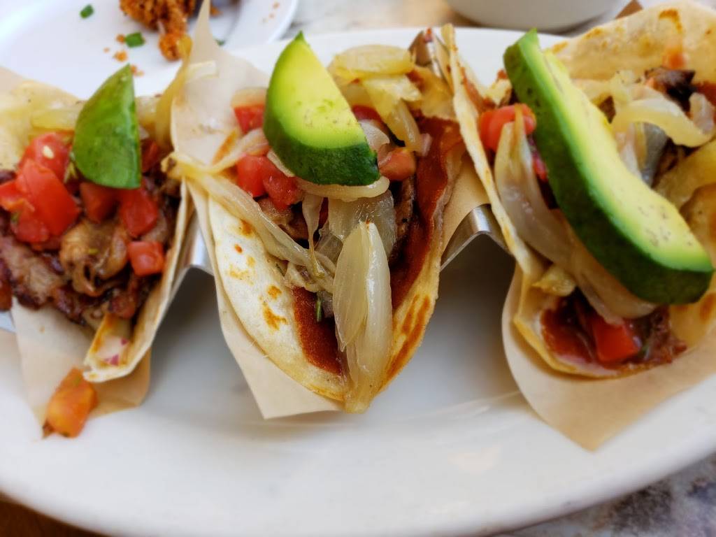 Rockin Baja Lobster - Old Town | restaurant | 3890 Twiggs St, San Diego, CA 92110, USA | 6192600305 OR +1 619-260-0305