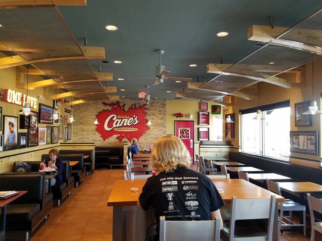 Raising Canes Chicken Fingers | meal takeaway | 9869 Colerain Ave, Cincinnati, OH 45251, USA | 5133702445 OR +1 513-370-2445