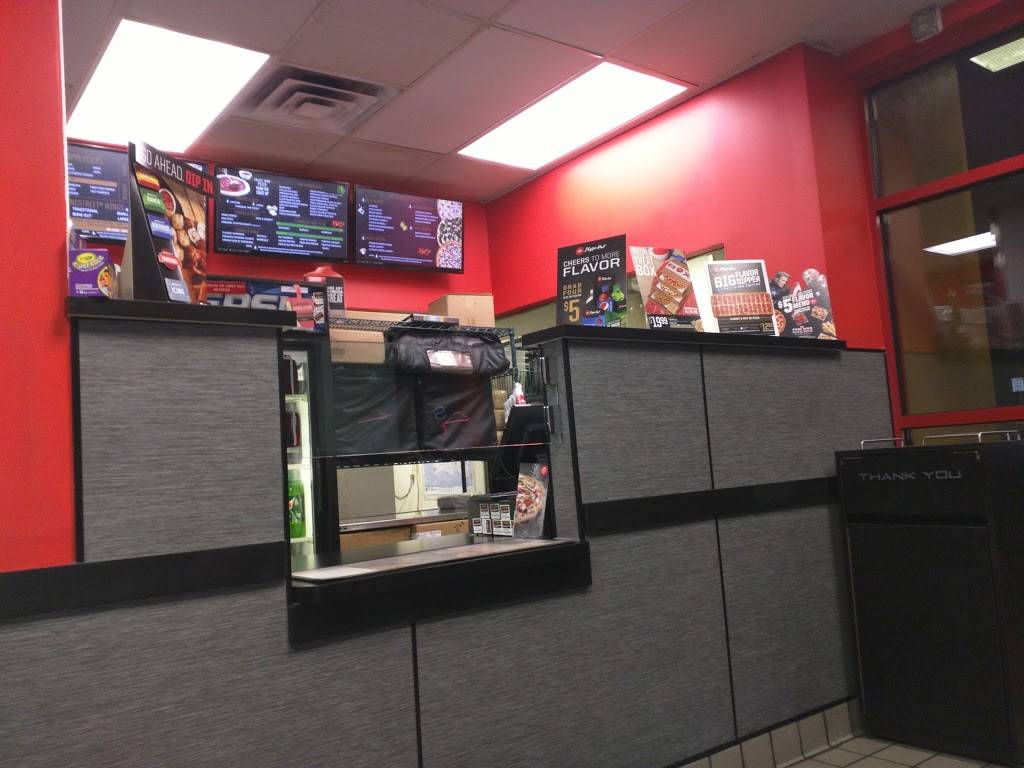 Pizza Hut | restaurant | 22003 Hillside Avenue, Queens Village, NY 11427, USA | 7187760606 OR +1 718-776-0606