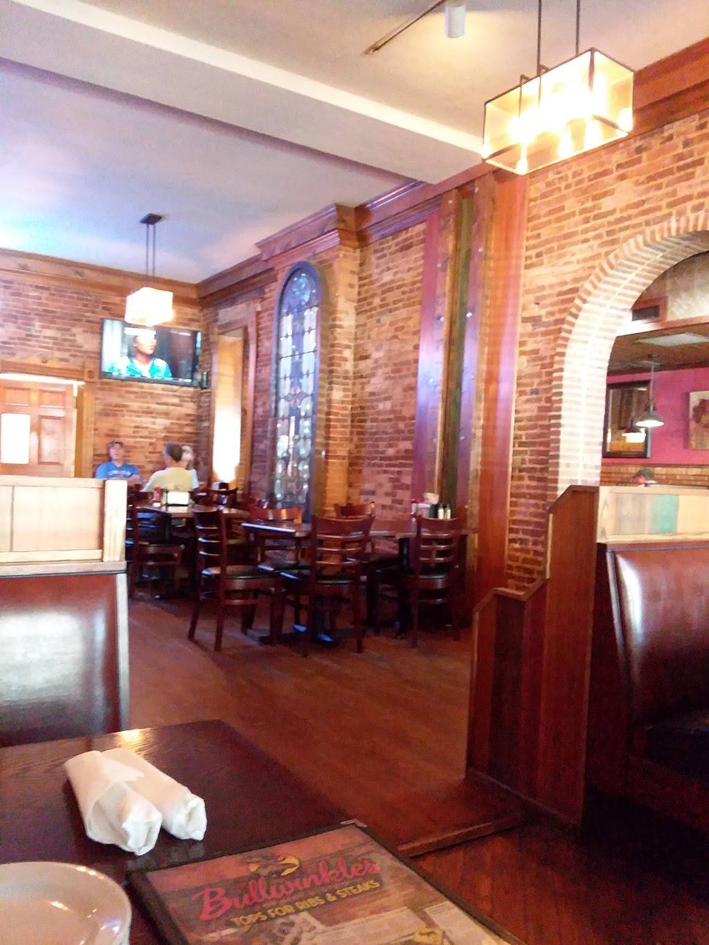 Bullwinkles Top Hat Bistro | restaurant | 19 N Main St, Miamisburg, OH 45342, USA | 9378597677 OR +1 937-859-7677