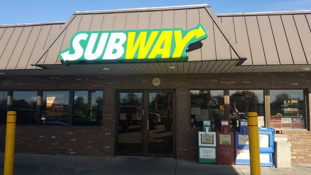 Subway | restaurant | 302 W Lake St, Topeka, IN 46571, USA | 2605932433 OR +1 260-593-2433
