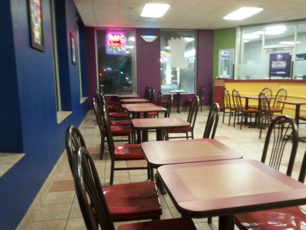 Taco Bell | meal takeaway | 1010 S Broadway, De Pere, WI 54115, USA | 9209832979 OR +1 920-983-2979