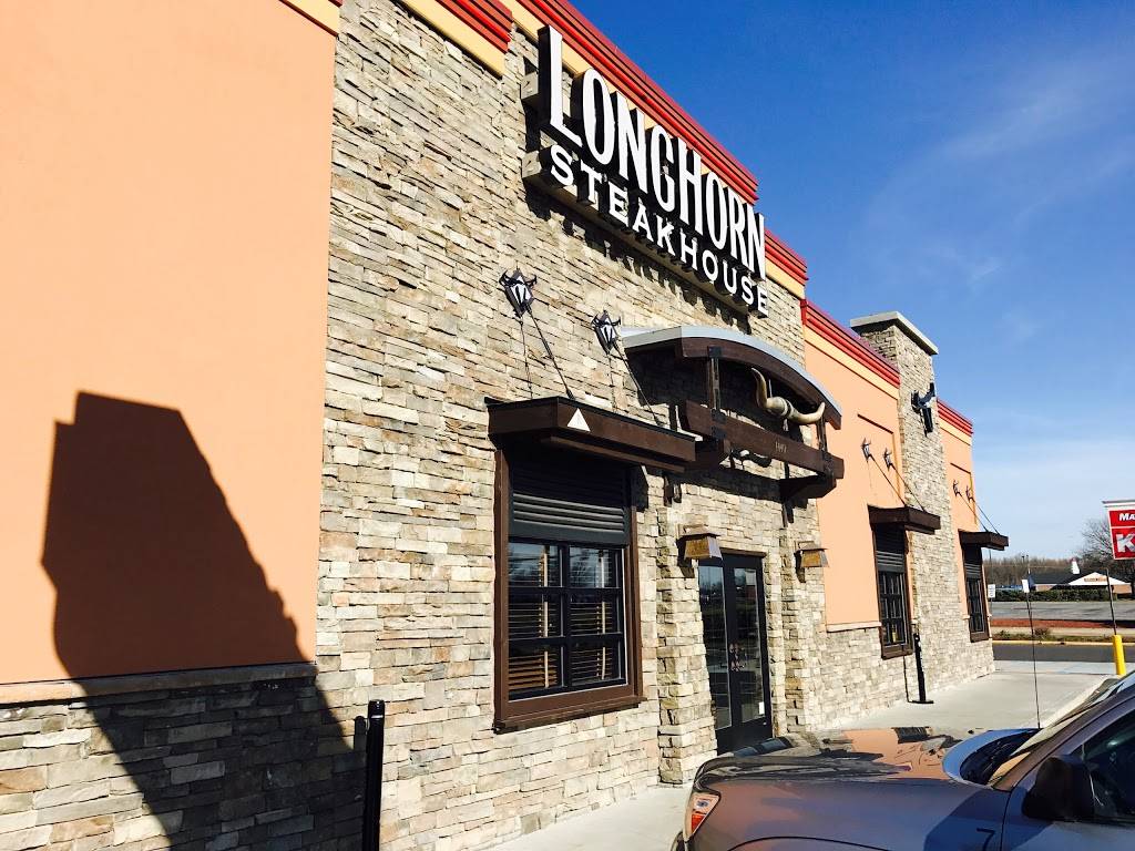 LongHorn Steakhouse | meal takeaway | 1440 Almonesson Rd, Deptford Township, NJ 08096, USA | 8562516991 OR +1 856-251-6991