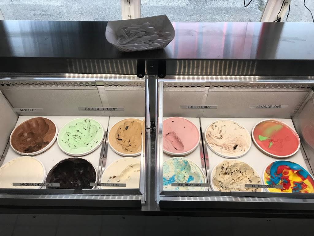 Avilla Diner and Dairy Treat | restaurant | 712 S Main St, Avilla, IN 46710, USA | 2608974400 OR +1 260-897-4400