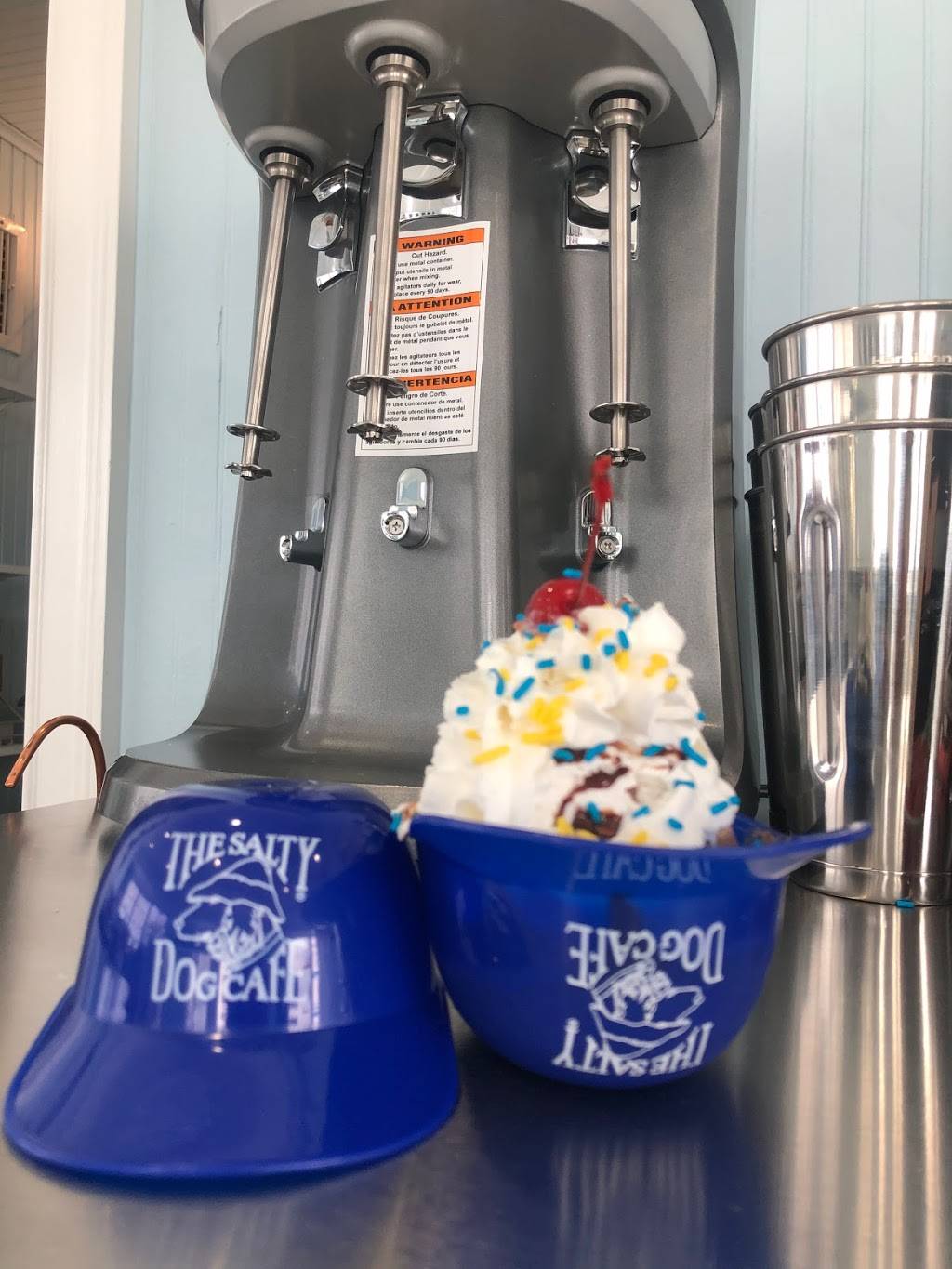 Salty Dog Ice Cream and Marina Eats | restaurant | 1880 A-B, Andell Bluff Blvd, Seabrook Island, SC 29455, USA | 8438169037 OR +1 843-816-9037