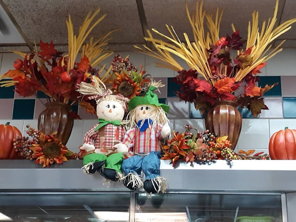 Golden Greek | restaurant | 180 N Groesbeck Hwy, Mt Clemens, MI 48043, USA | 5864638788 OR +1 586-463-8788