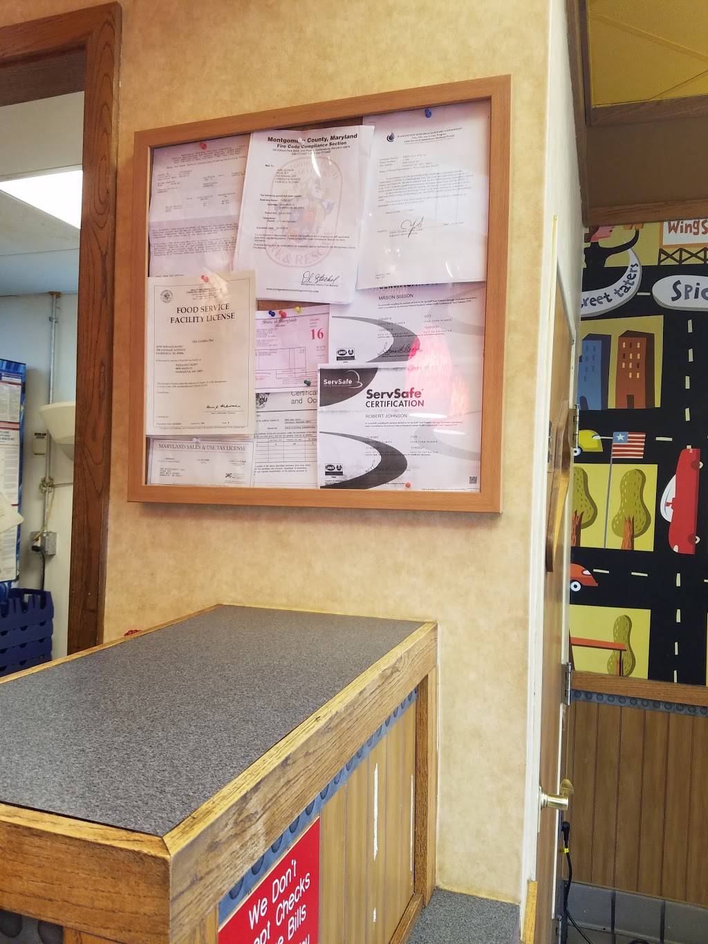 Pizza Hut | restaurant | 9899 Main St, Damascus, MD 20872, USA | 3012537100 OR +1 301-253-7100