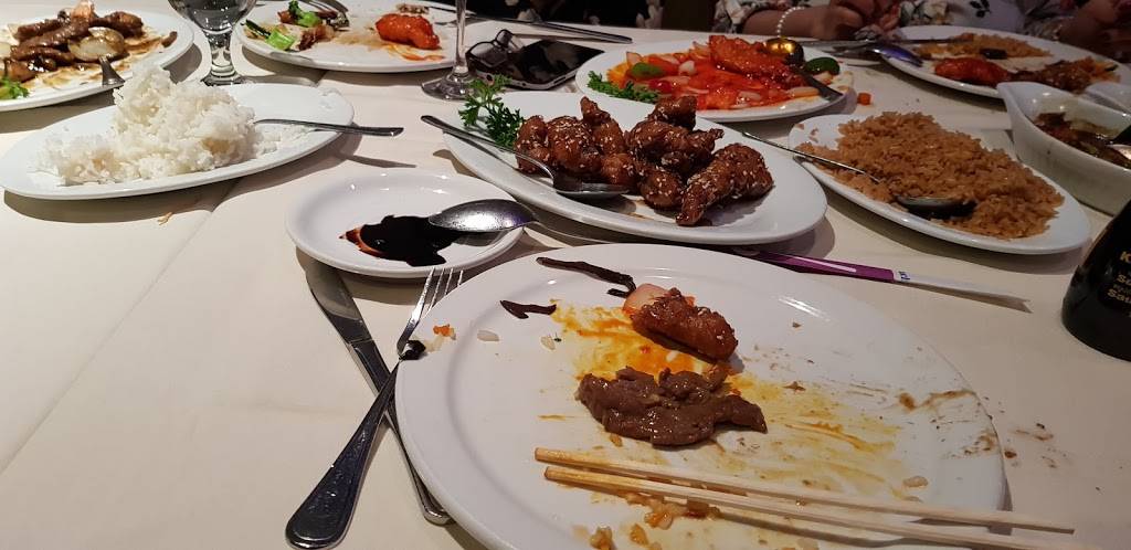 Restaurant Mr. Spicy | restaurant | 1701 Boulevard des Sources, Pointe-Claire, QC H9R 5A2, Canada | 5146360660 OR +1 514-636-0660