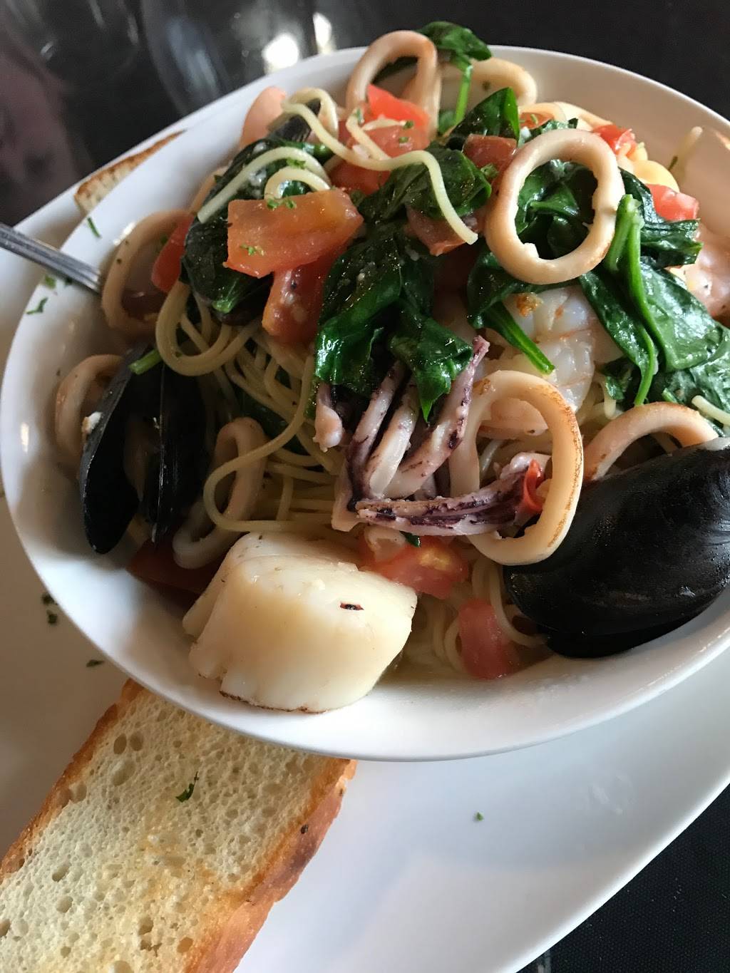 Corner 230 | restaurant | 230 W Madison St, Ottawa, IL 61350, USA | 8154340000 OR +1 815-434-0000