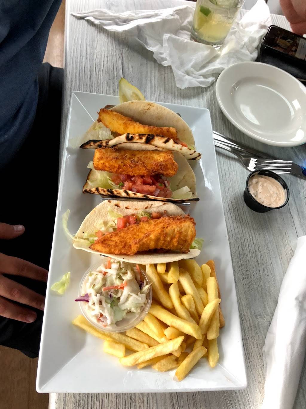 Captain Carlos | restaurant | 27 Harbor Loop, Gloucester, MA 01930, USA | 9782836342 OR +1 978-283-6342