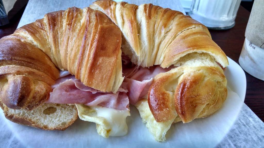 Café Mauro | cafe | 207 Ridge Rd, North Arlington, NJ 07031, USA | 2019986282 OR +1 201-998-6282