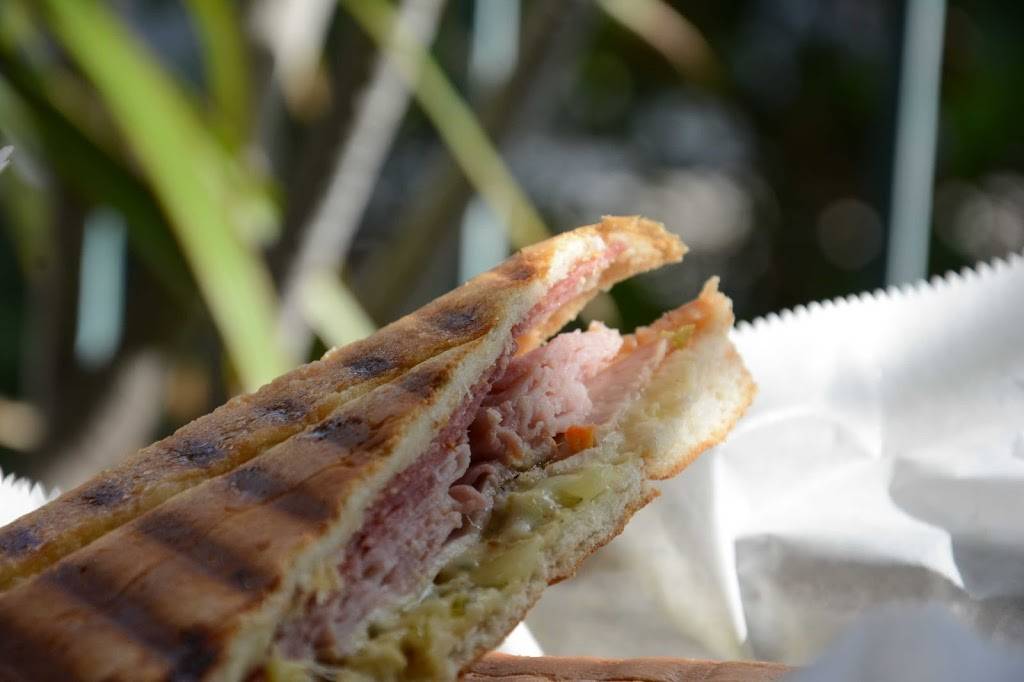 Corned Beef Corner | cafe | 4040 Park St N, St. Petersburg, FL 33709, USA | 7273473921 OR +1 727-347-3921