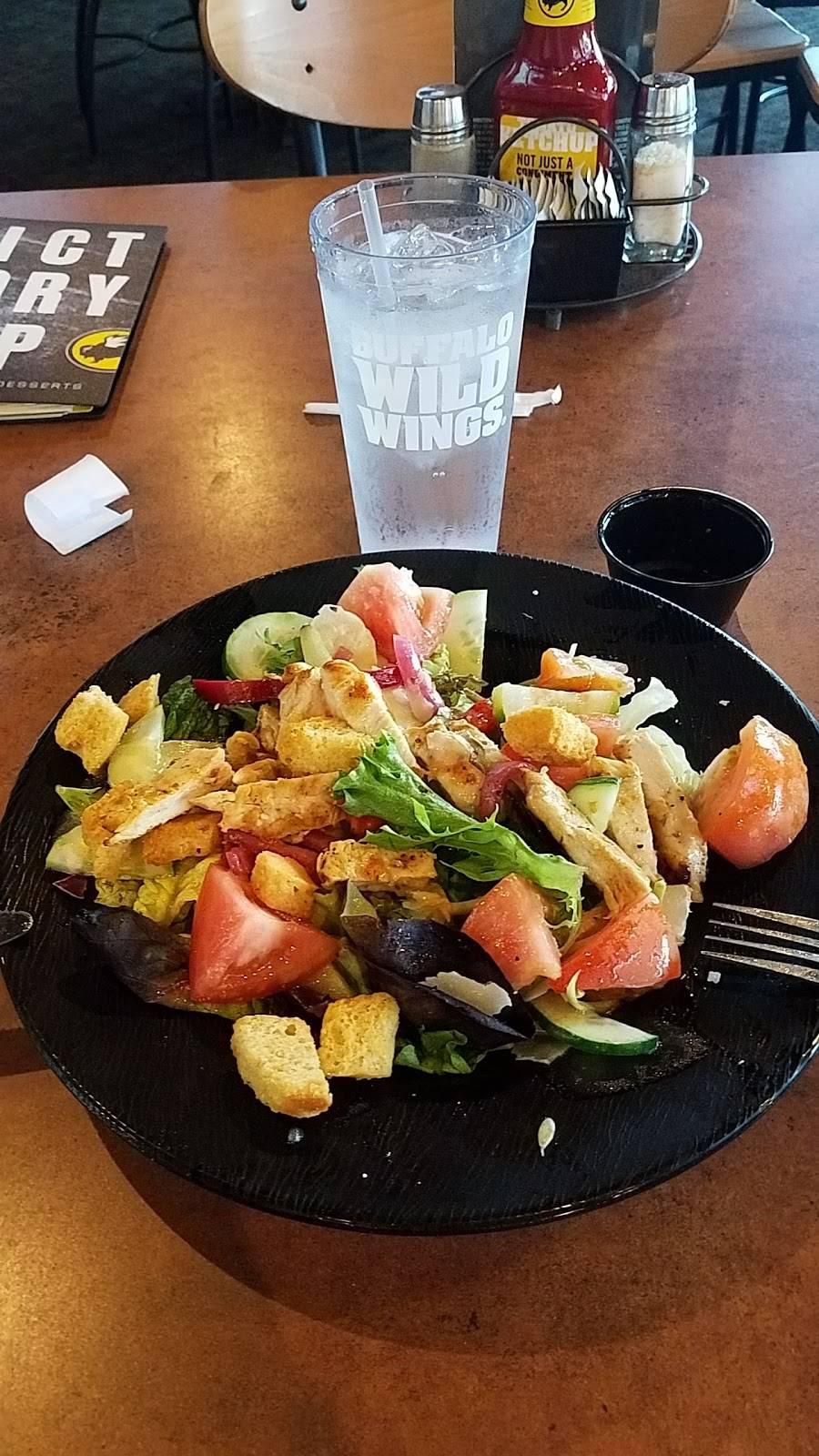 Buffalo Wild Wings | meal takeaway | 18721 Biscayne Blvd, Aventura, FL 33180, USA | 3056929995 OR +1 305-692-9995