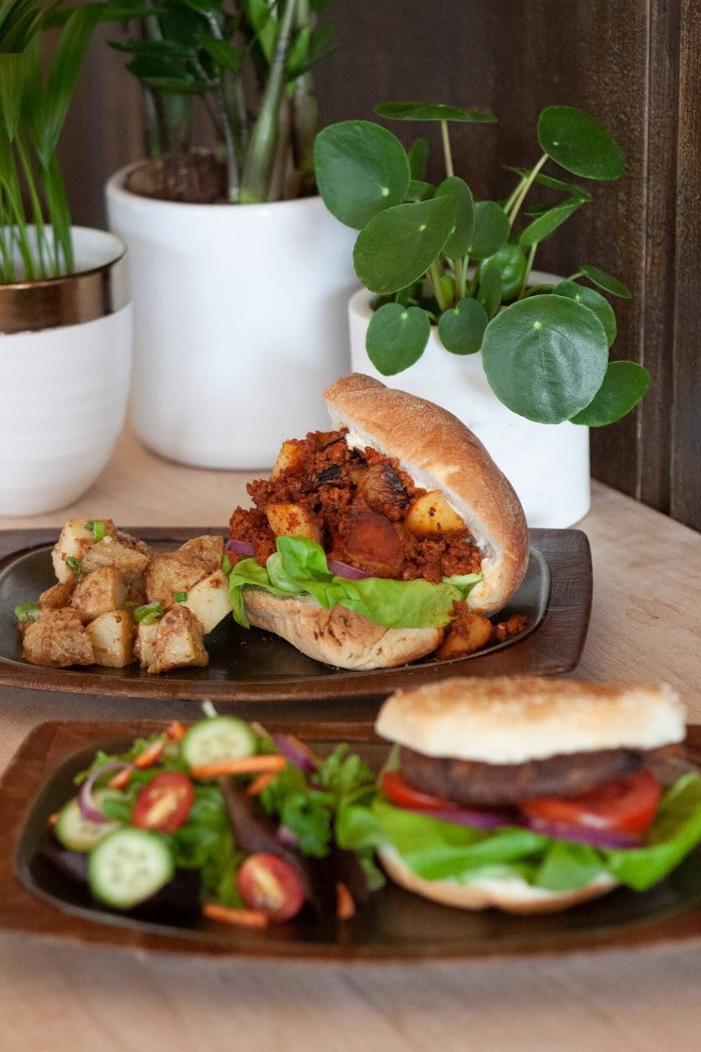 Recess | restaurant | 3587 University Ave, Riverside, CA 92501, USA | 9515998831 OR +1 951-599-8831