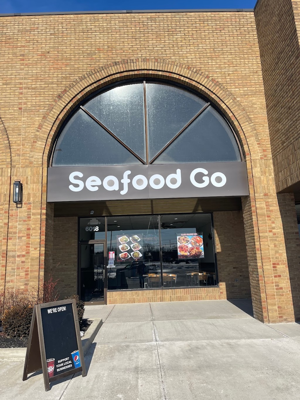 Seafood Go | restaurant | 6018 E Main St, Columbus, OH 43213, USA | 6146048460 OR +1 614-604-8460