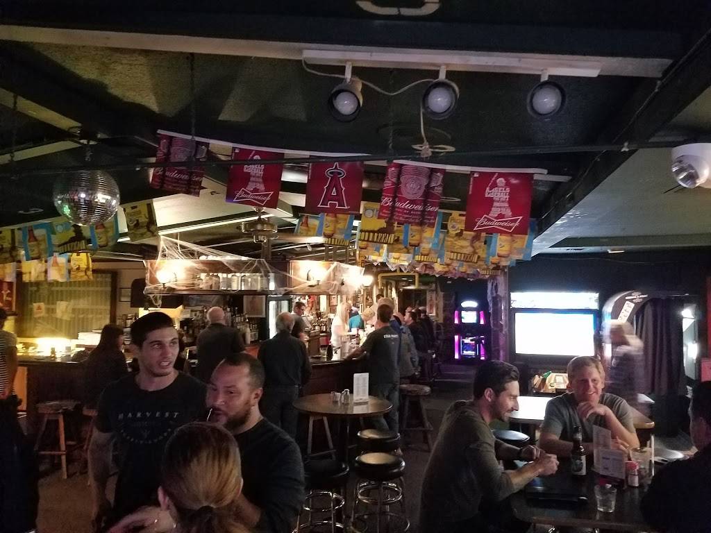 Garfs Sports Lounge | restaurant | 3046 Bristol St, Costa Mesa, CA 92626, USA | 7144354070 OR +1 714-435-4070