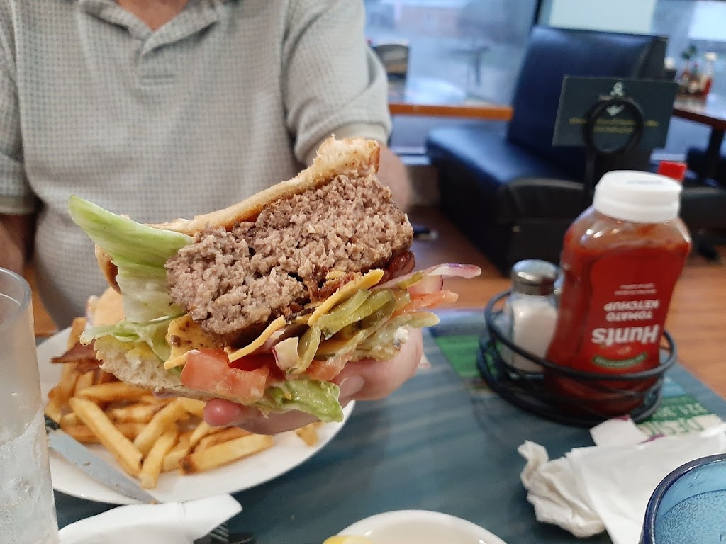 B&B seafood | restaurant | 2302 Crawfordville Hwy, Crawfordville, FL 32327, USA | 8507456598 OR +1 850-745-6598