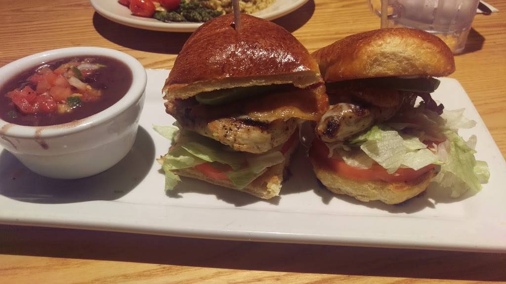 Chilis Grill & Bar | meal takeaway | 630 Tinsley Way, Rock Hill, SC 29730, USA | 8039808334 OR +1 803-980-8334