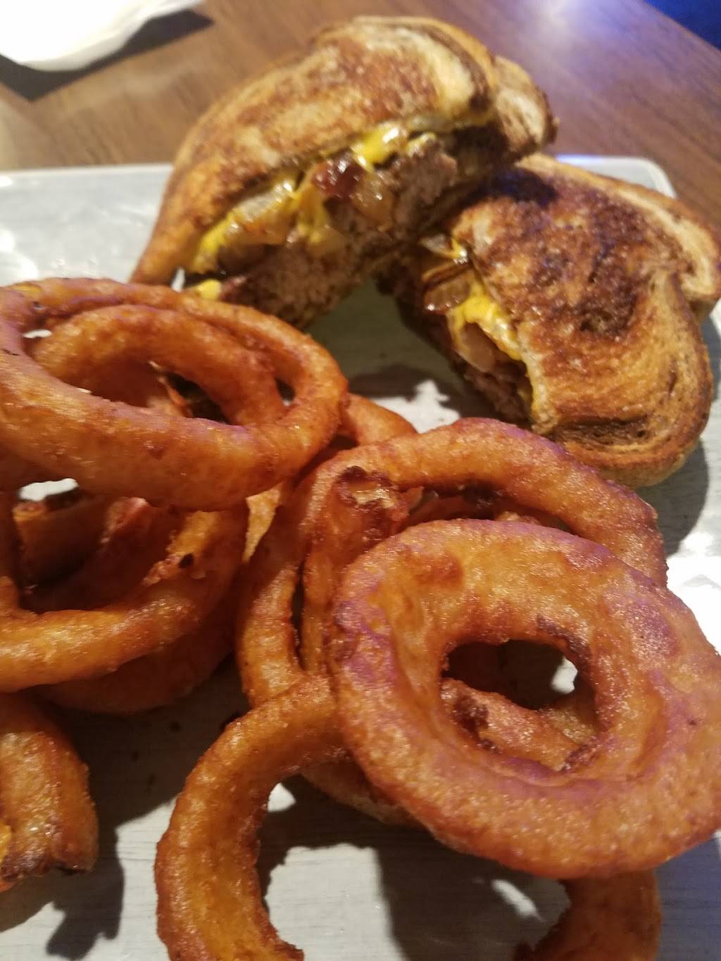 Petticoat Junction | restaurant | 138 Morrow St, Seymour, WI 54165, USA | 9208337783 OR +1 920-833-7783