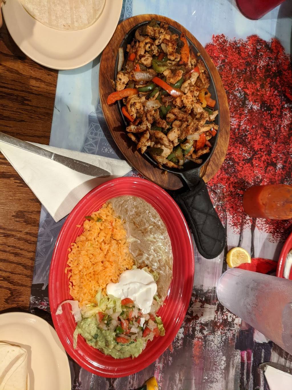 El Guadalajara Mexican Restaurant | restaurant | 203 E Broadway St, Collinwood, TN 38450, USA | 9317242435 OR +1 931-724-2435